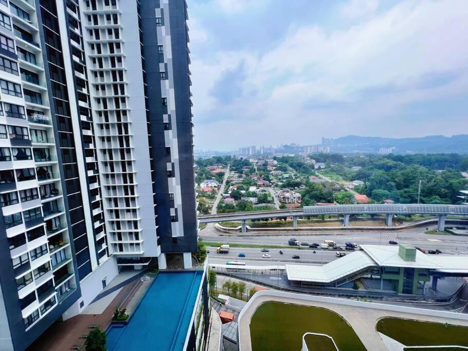 Homely 2Br Heritage D'Sara @ Link To Mrt, Near Thomson Hospital & Sungai Buloh Hospital Dış mekan fotoğraf